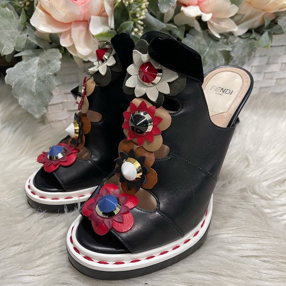 Fendi Black Floral Heels - Picture 2 of 16